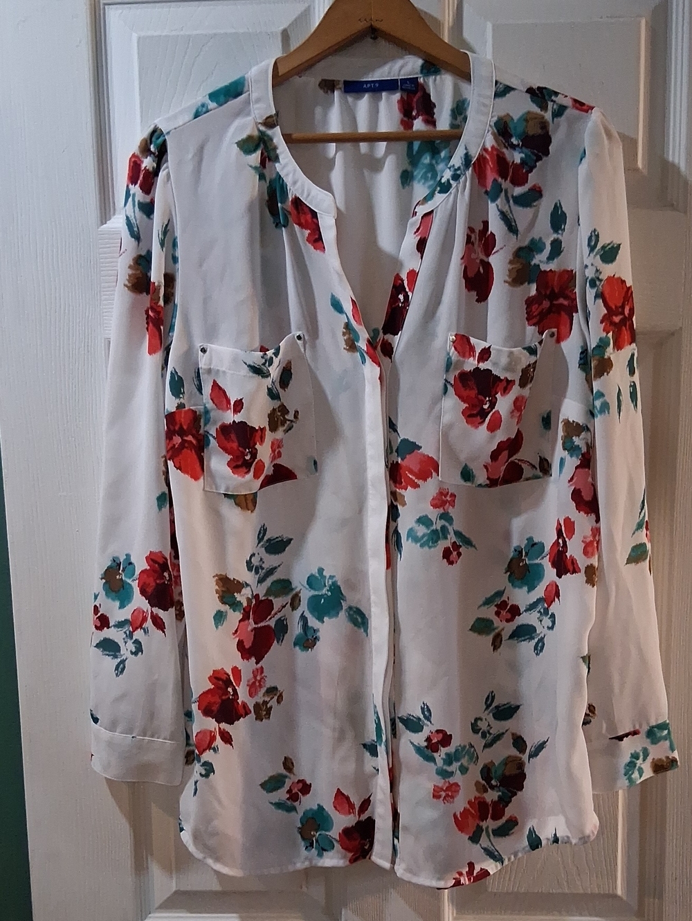 Apt. 9 White Floral Button-Down Shirt with Red and Teal Blossoms